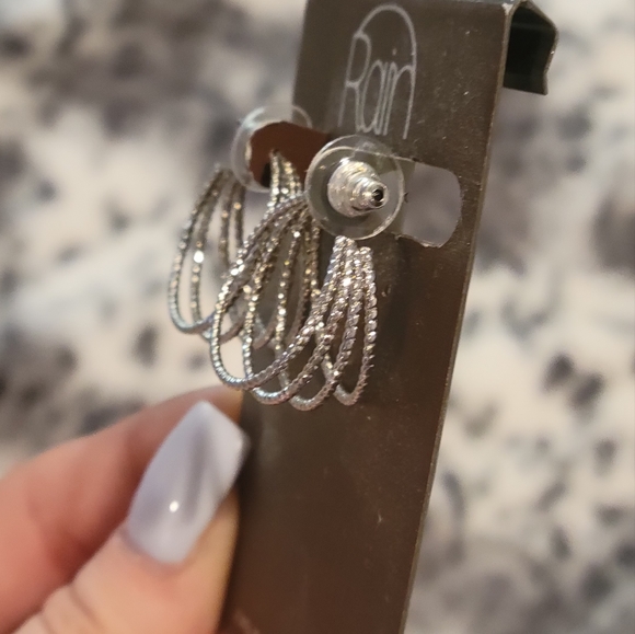 Silver hoop earrings - Picture 3 of 3